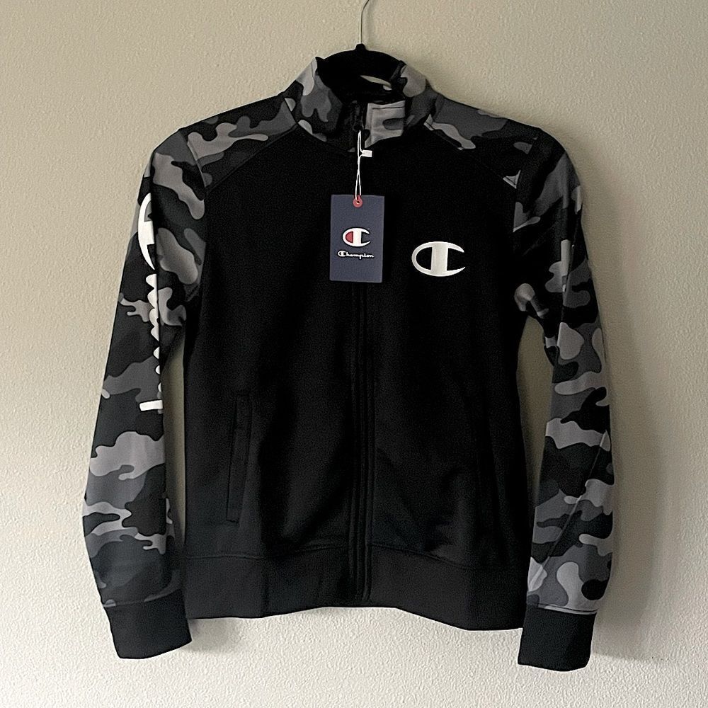 NWT! Big Boys Champion Black with Camo Front Zip Jacket. Size Medium.